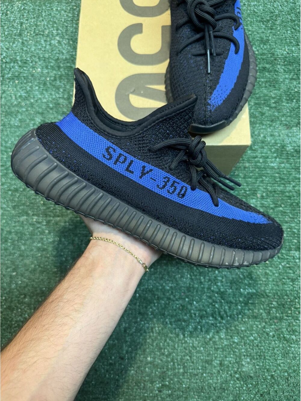 Adidas Yeezy Boost 350 Dazzling Blue Size 10
